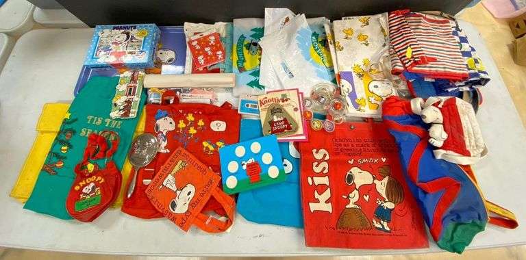Group of Assorted Peanuts Snoopy Themed Bags and More - Matthew Bullock ...