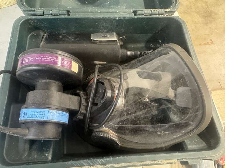 3M Safety Mask in Case