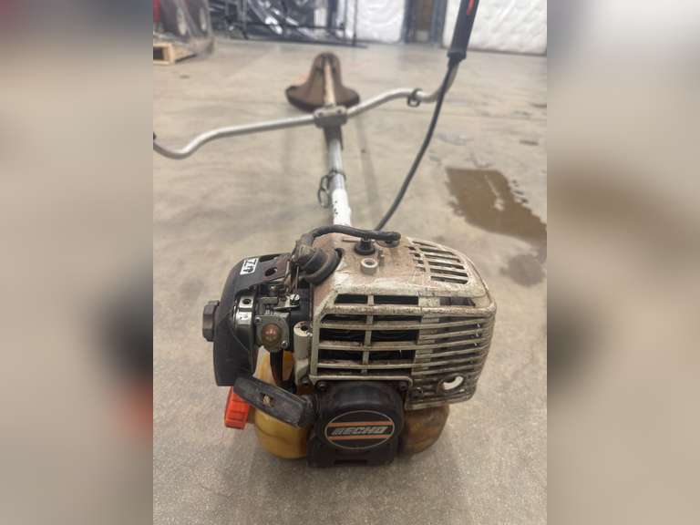 Echo SRM-3110 Gas Trimmer