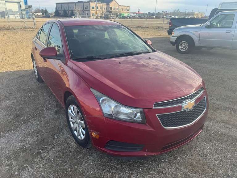 2011 Chevrolet Cruze LT Car