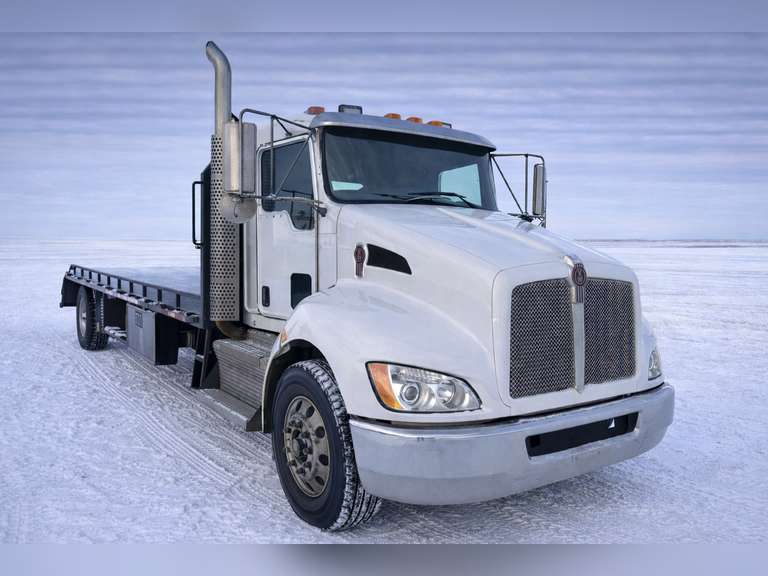 2015 Kenworth T370 Flatbed Stakebed Truck