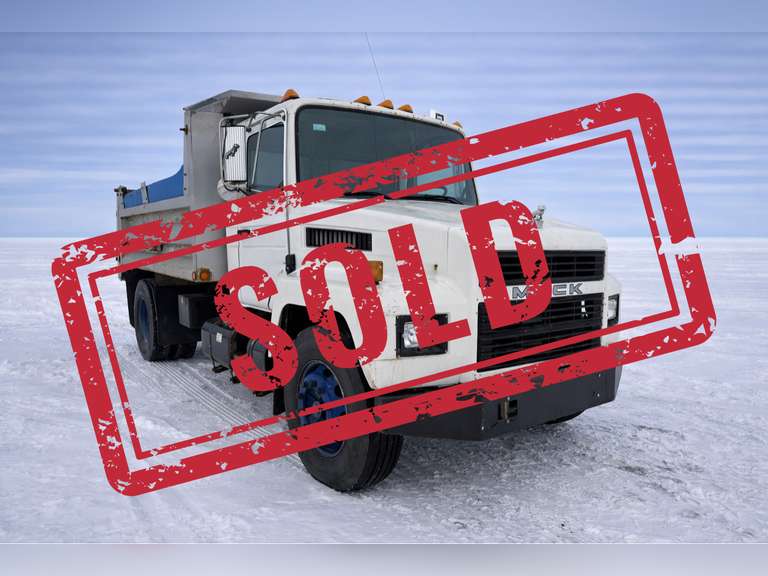 1998 Mack Midliner S/A Dump Truck
