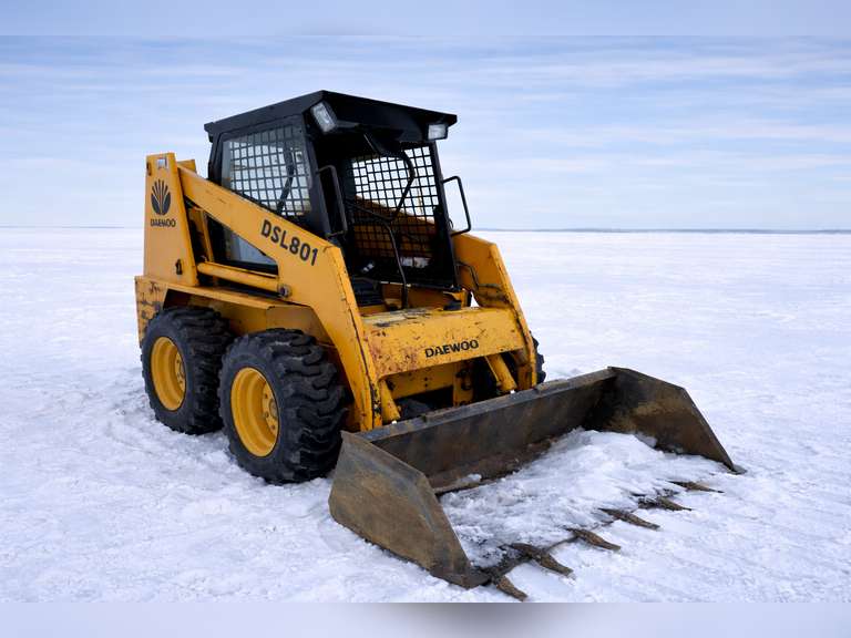 1997 Daewoo DSL801 Skid Steer Loader