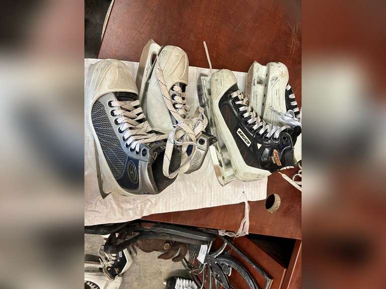 (2) Pairs of Sr Hockey Skates