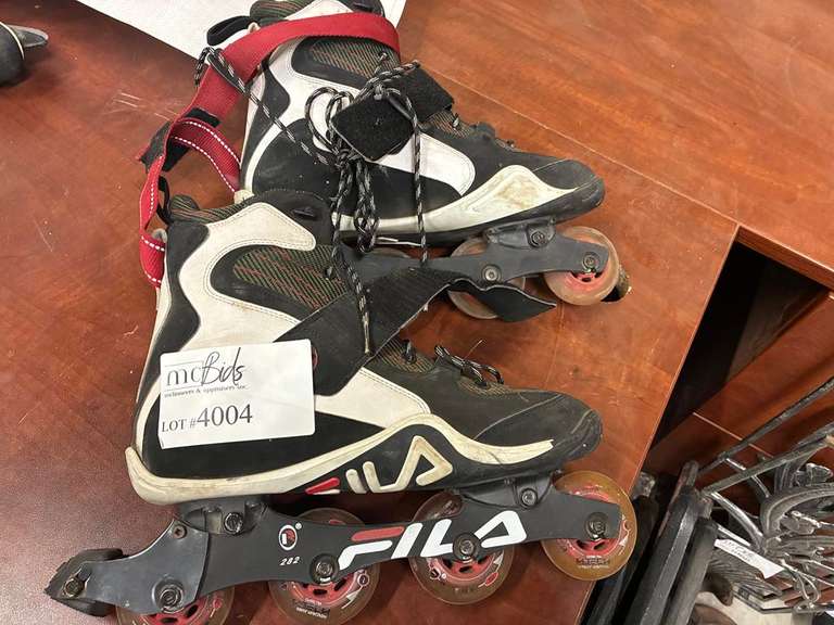 (1) Pair of Kid's Rollerblades