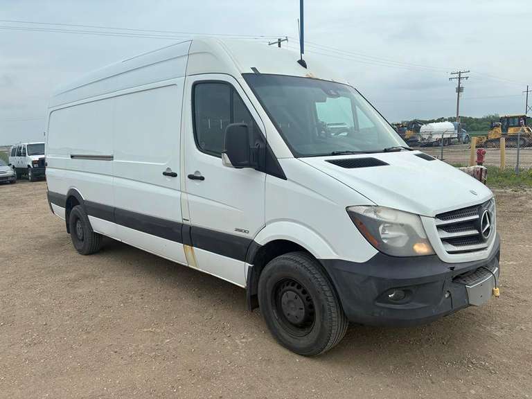 2014 Mercedes-Benz Sprinter 2500 Van