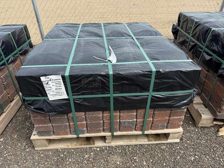 Pallet of 8" x 4" x 2 3/8" Roman Paver Stones