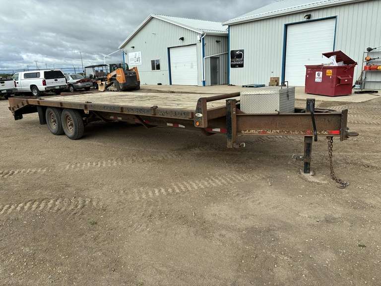 2010 Gatormade Flat Deck Equipment Trailer