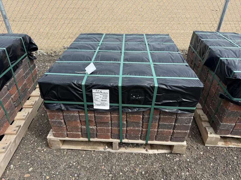 Pallet of 8" x 4" x 2 3/8" Roman Paver Stones