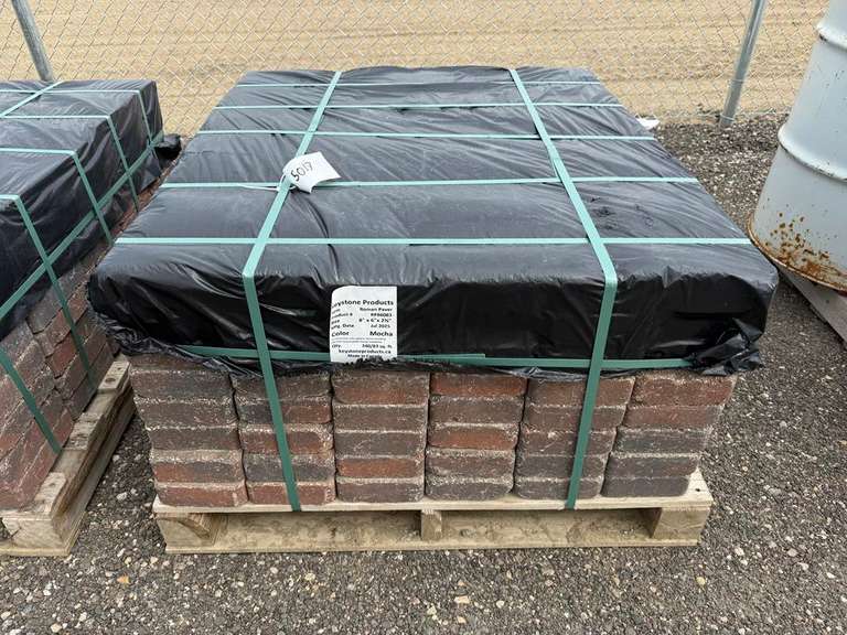 Pallet of 8" x 6" x 2 3/8" Roman Paver Stones