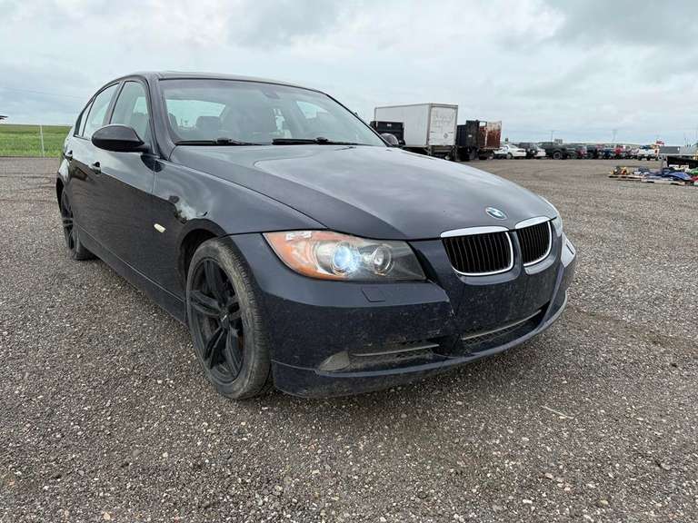 Salvage Unit: 2008 BMW 328 XI Car