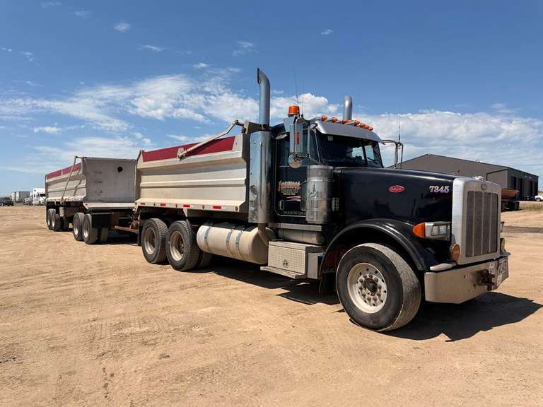 2008 Peterbilt 367 Gravel Truck