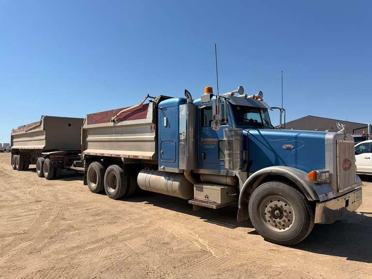 2005 Peterbilt 378 Gravel Truck