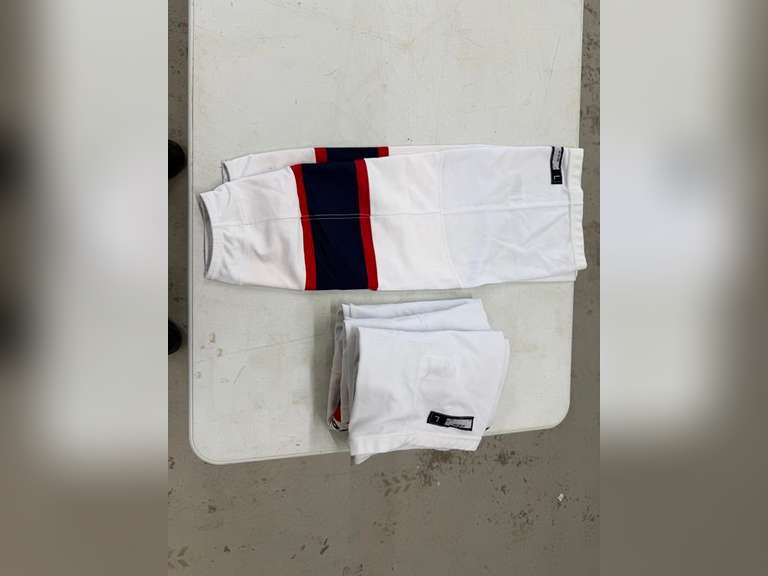 (5) CCM L Hockey Socks