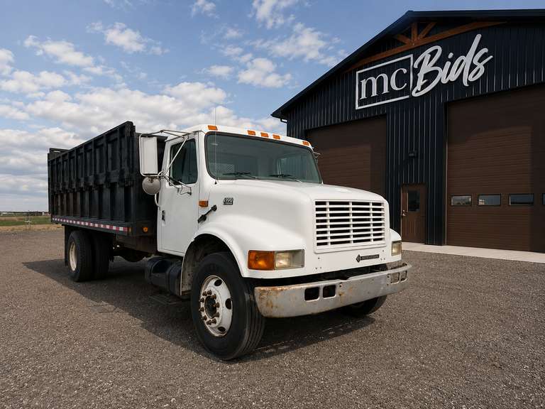 2001 International 4700 Dump Truck