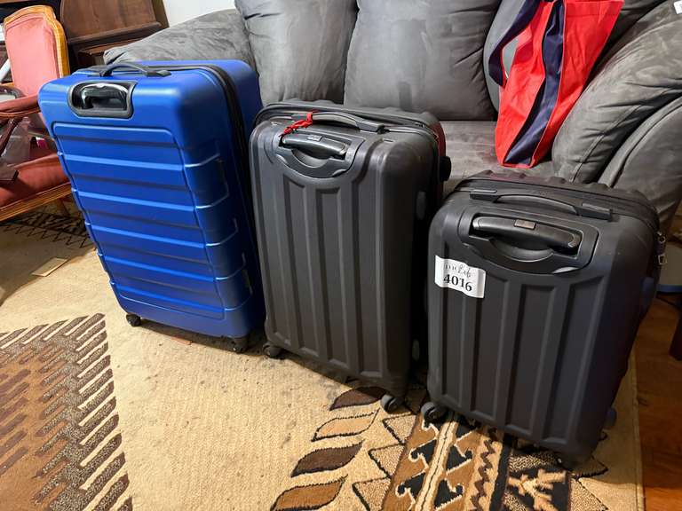 (3) Hard Shell Suitcases (Various Sizes)