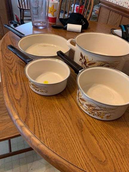 Enamel coated cookware