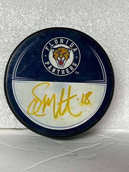Official autographed Hockey puck