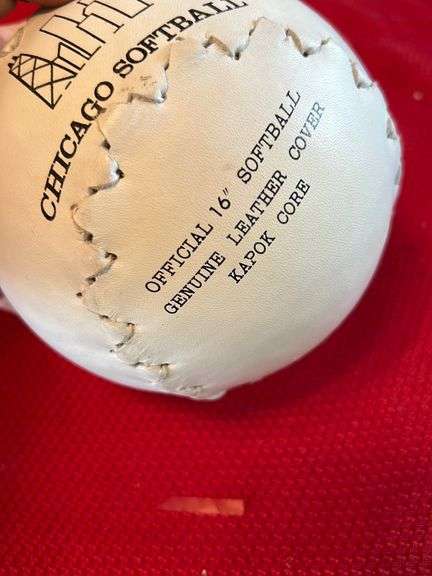 2 Balles De Softball Champro Chicago - 16 Pouces, Blanches - D'occasion