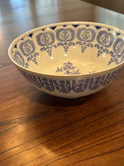 Hand painted blue and white Japanese porcelain decorative bowl #6904