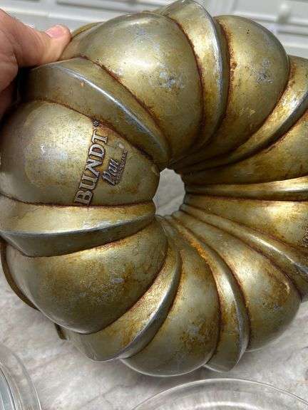 Bundt pan-Pyrex baker and Firking pie baker