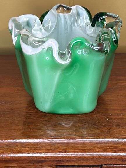 Art glass bowl
