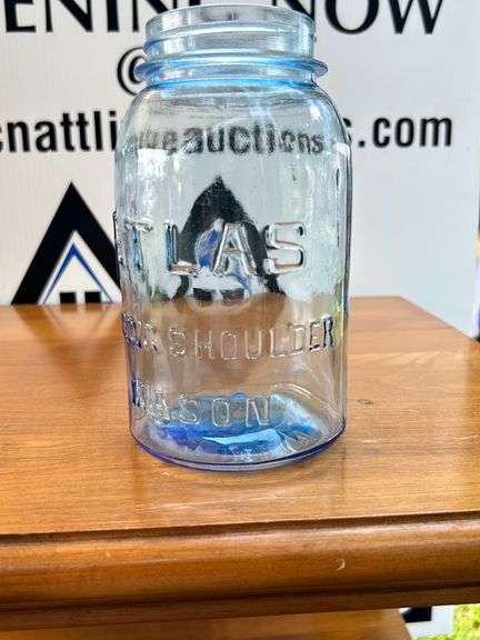 Very RARE ATLAS BLUE Block letter Strong  Shoulder quart