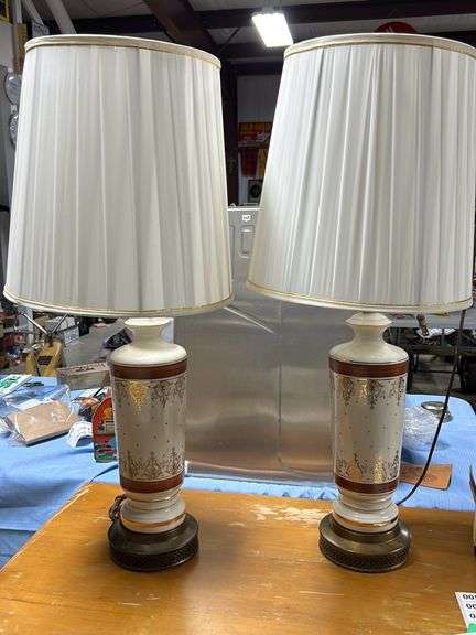 Nice pair of gold overlay porcelain lamps w/matching glass fennials
