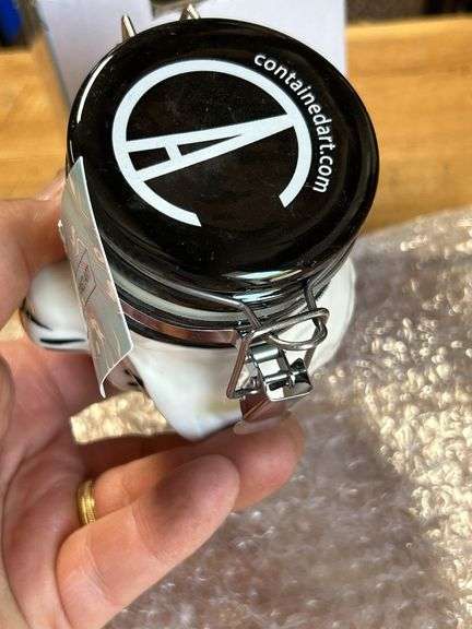New self contained sealed canister