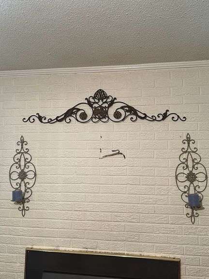 Metal wall decor and beautiful picture