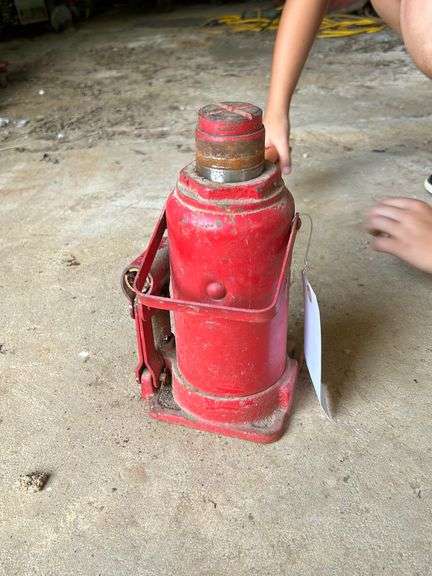 Hydraulic jack -Works