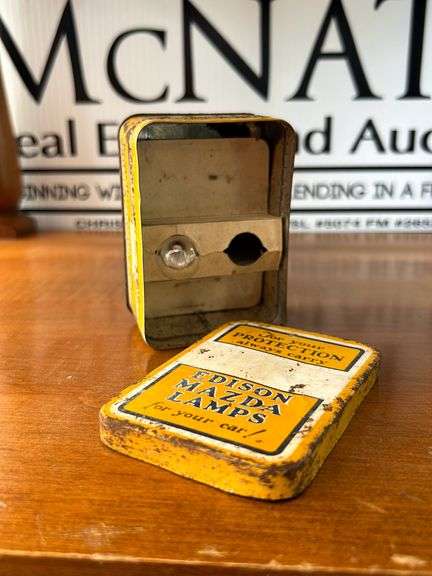 Early Editon Mazda lamp can w/orig bulb