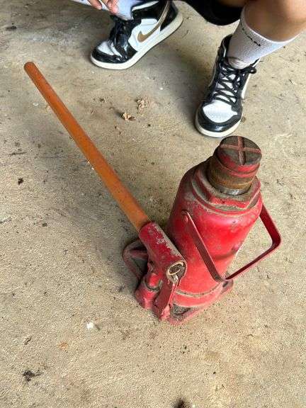 Hydraulic jack -Works