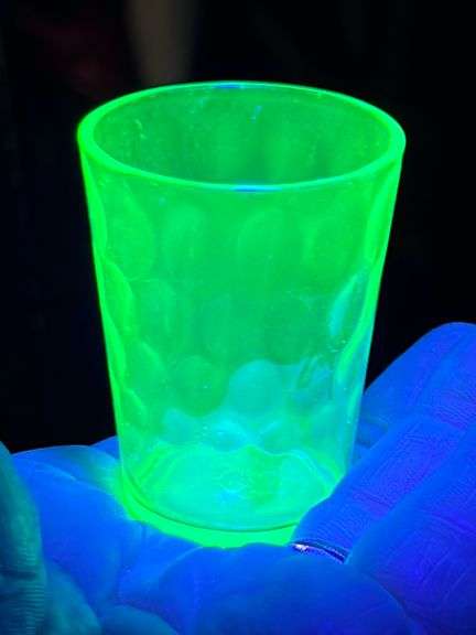 Uranium depression snuff glass jar -shot glass -RARE