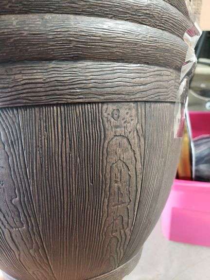 Flower pot 10"tall 14" wide