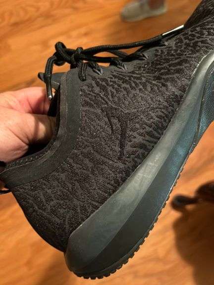 Size 11 Nike Air -good shape