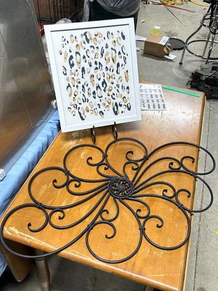 Picture and metal wall decor