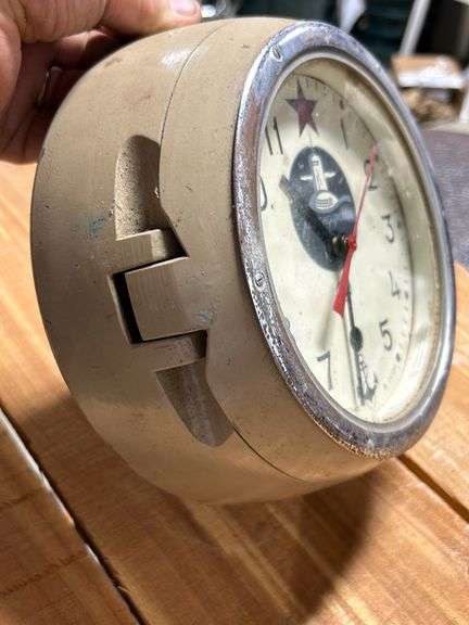 Look it up ! SOVIET RUSSIAN VOSTOK BOAT/SHIP SUBMARINE NAVY CLOCK  /KEY (running  keeps time)