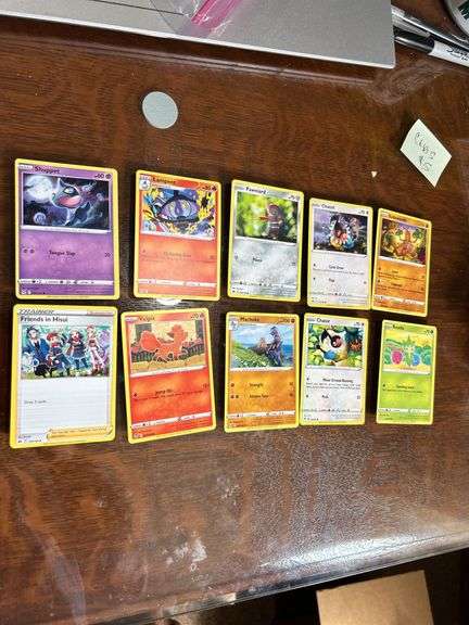 Lot 10 Pokémon cards