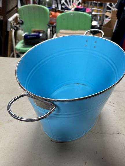 Nice metal tub