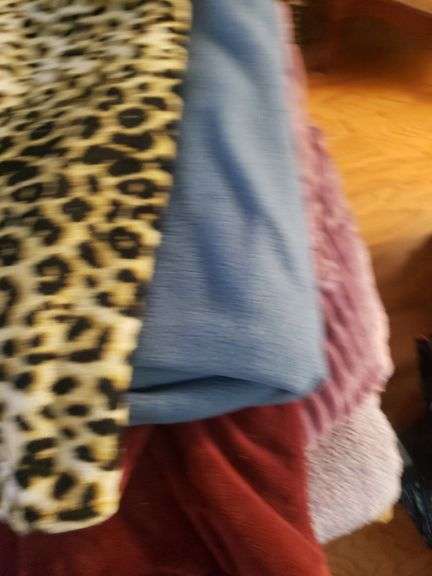 Vintage purse & throw blankets