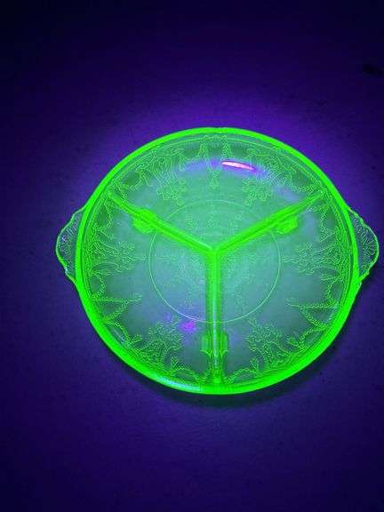 Uranium Depression divided tray