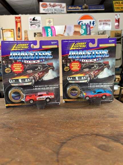 2 Johnny Lightning Dragsters