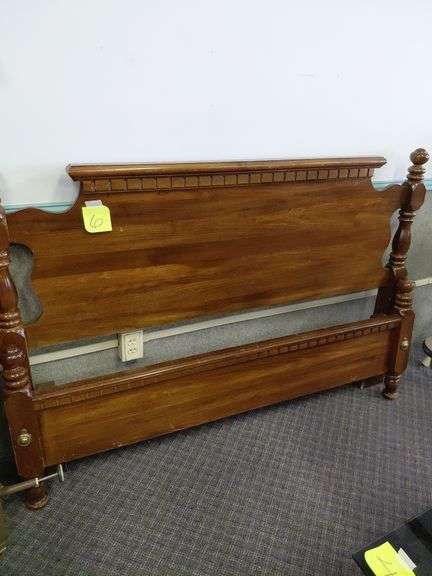 Full size bed no rails