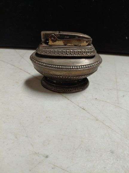 Vintage Art Deco Ronson Queen Anne Silver Plate Table Lighter
