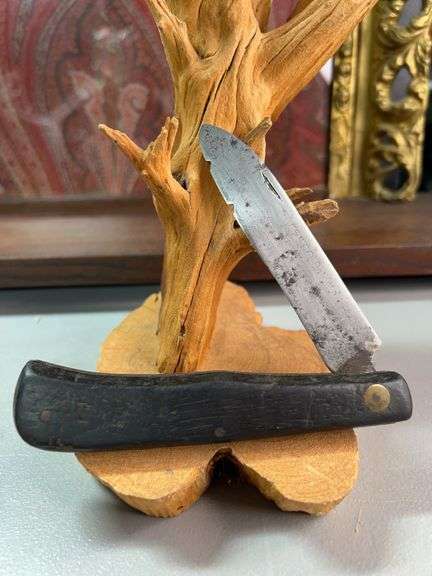 Very early large knife