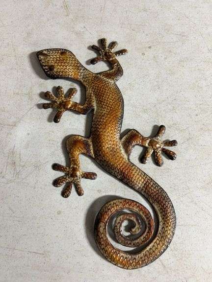 Gecko Rustic Metal Wall Art and seahorse light/fan pull