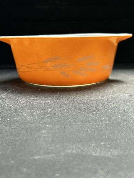 Nice Vintage Pyrex 474-B Casserole dish -Autumn Harvest Wheat pattern.