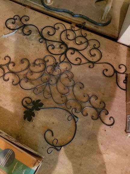 3 metal decor pieces