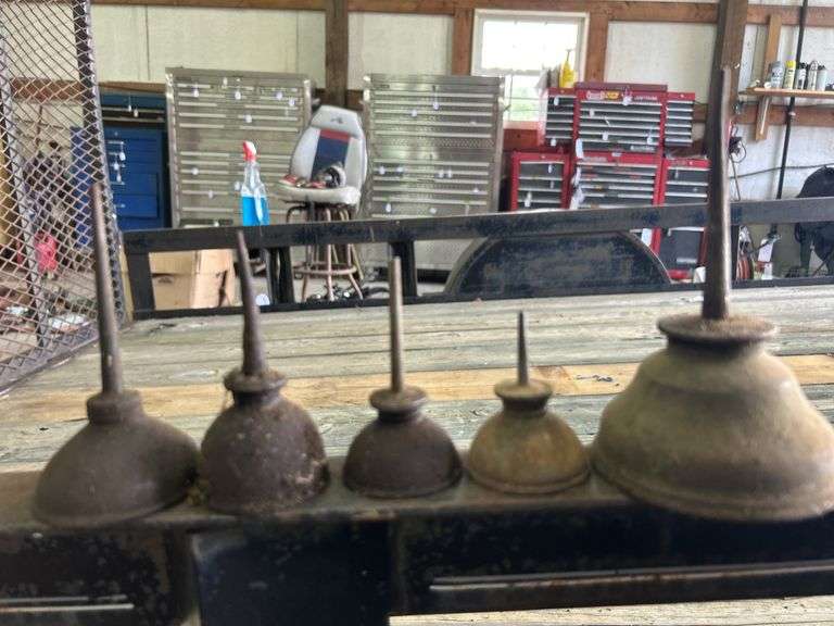 Old oil cans (lot of 5)